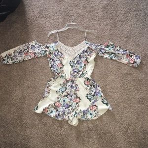 Cute Floral Romper 🌸 🌼💐🌺🌹